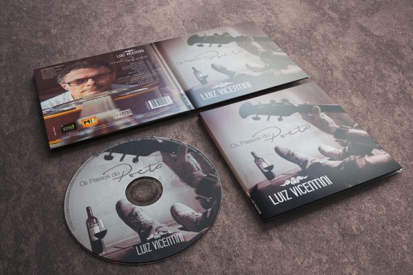 Criação de capa e encarte do álbum "Os passos do poeta" de Luiz Vicentini